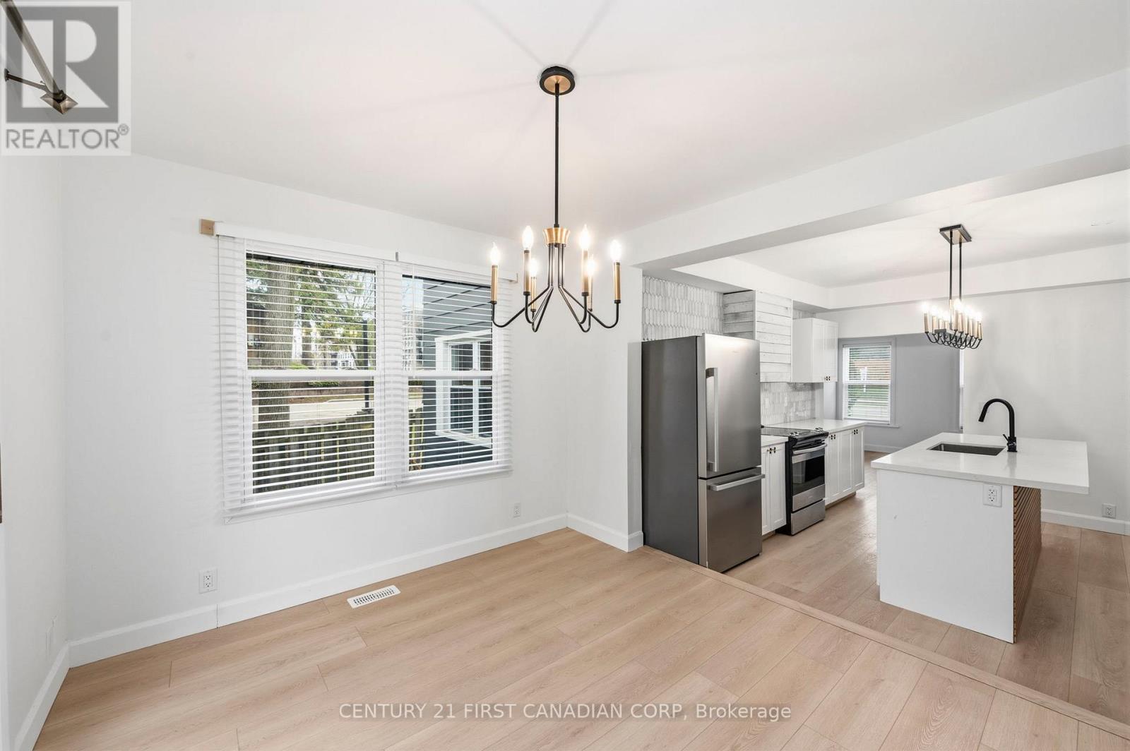 1326 Commissioners Road W, London South, Ontario  N6K 1E1 - Photo 8 - X13022976