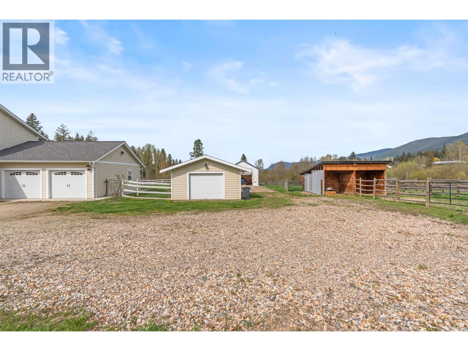 1375 Mountain View Road, Spallumcheen, British Columbia  V4Y 0S4 - Photo 5 - 10384941