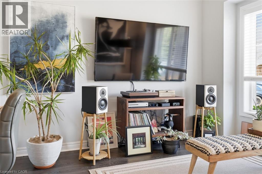 909 King Rail Court, Kitchener, Ontario  N2K 0B1 - Photo 5 - 40823960