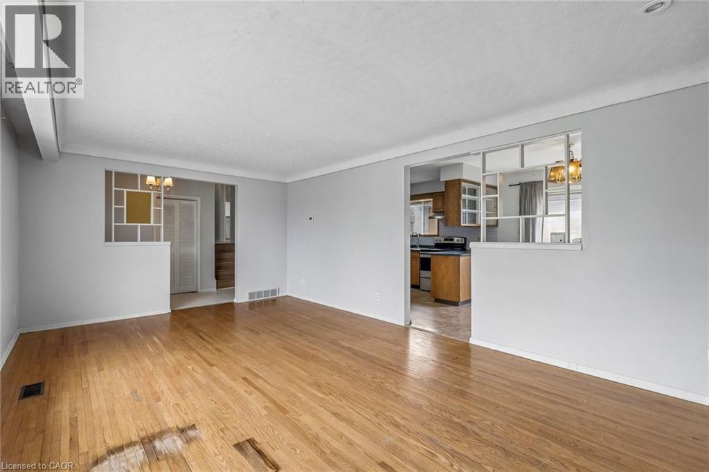 29 Heather Court, Welland, Ontario  L3C 4P8 - Photo 3 - 40816650