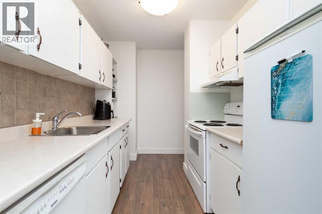 515, 5 Berkeley Place W, Lethbridge, Alberta  T1K 5M9 - Photo 8 - A2295604