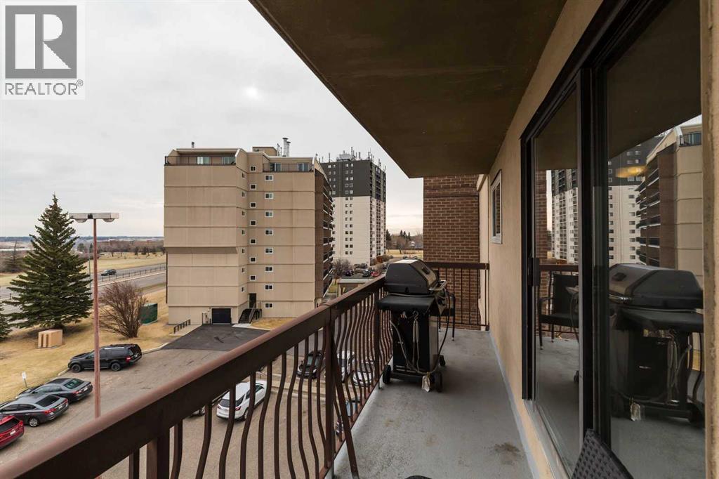 515, 5 Berkeley Place W, Lethbridge, Alberta  T1K 5M9 - Photo 15 - A2295604