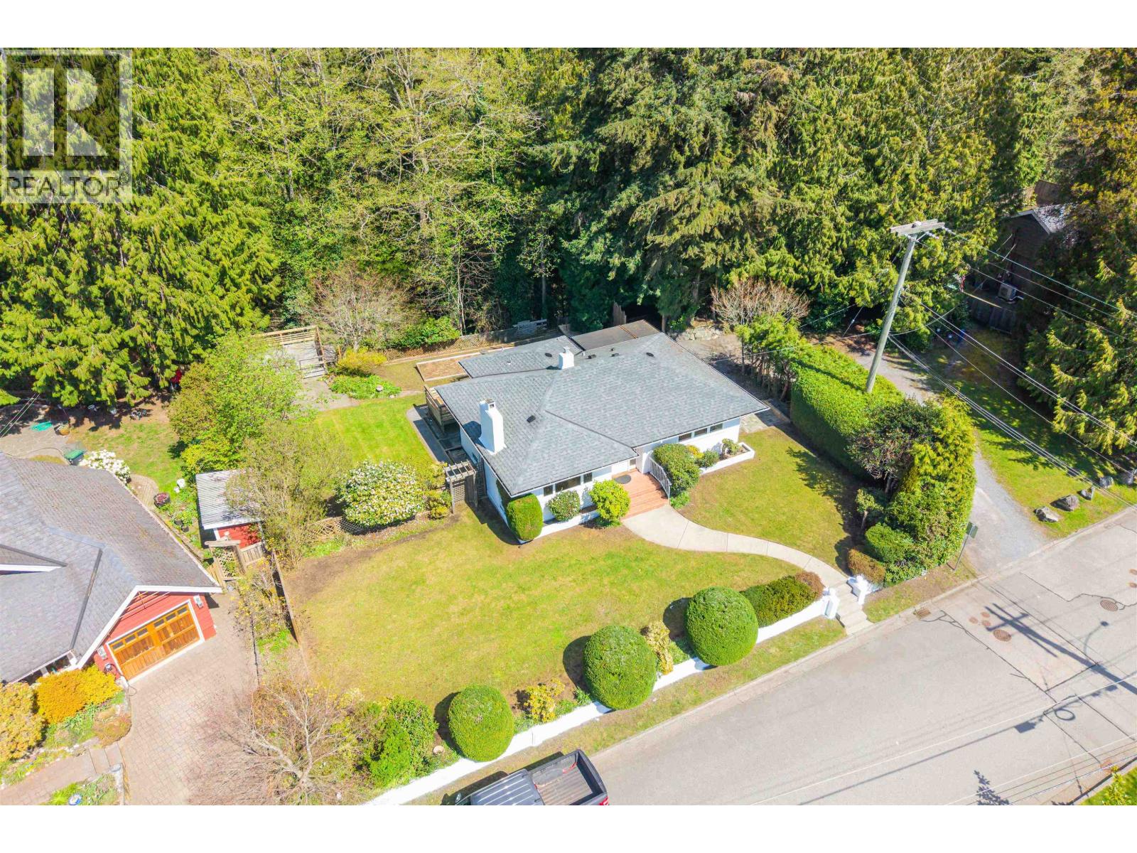 3894 Sunnycrest Drive, North Vancouver, British Columbia  V7R 3C8 - Photo 28 - R3113247