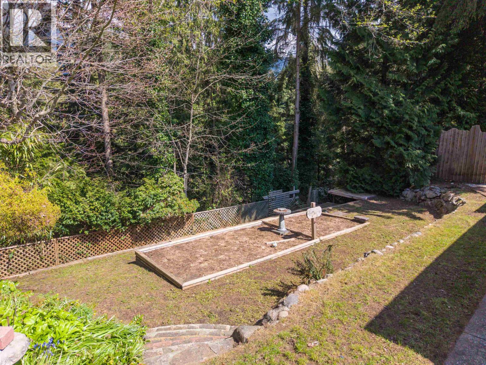 3894 Sunnycrest Drive, North Vancouver, British Columbia  V7R 3C8 - Photo 26 - R3113247