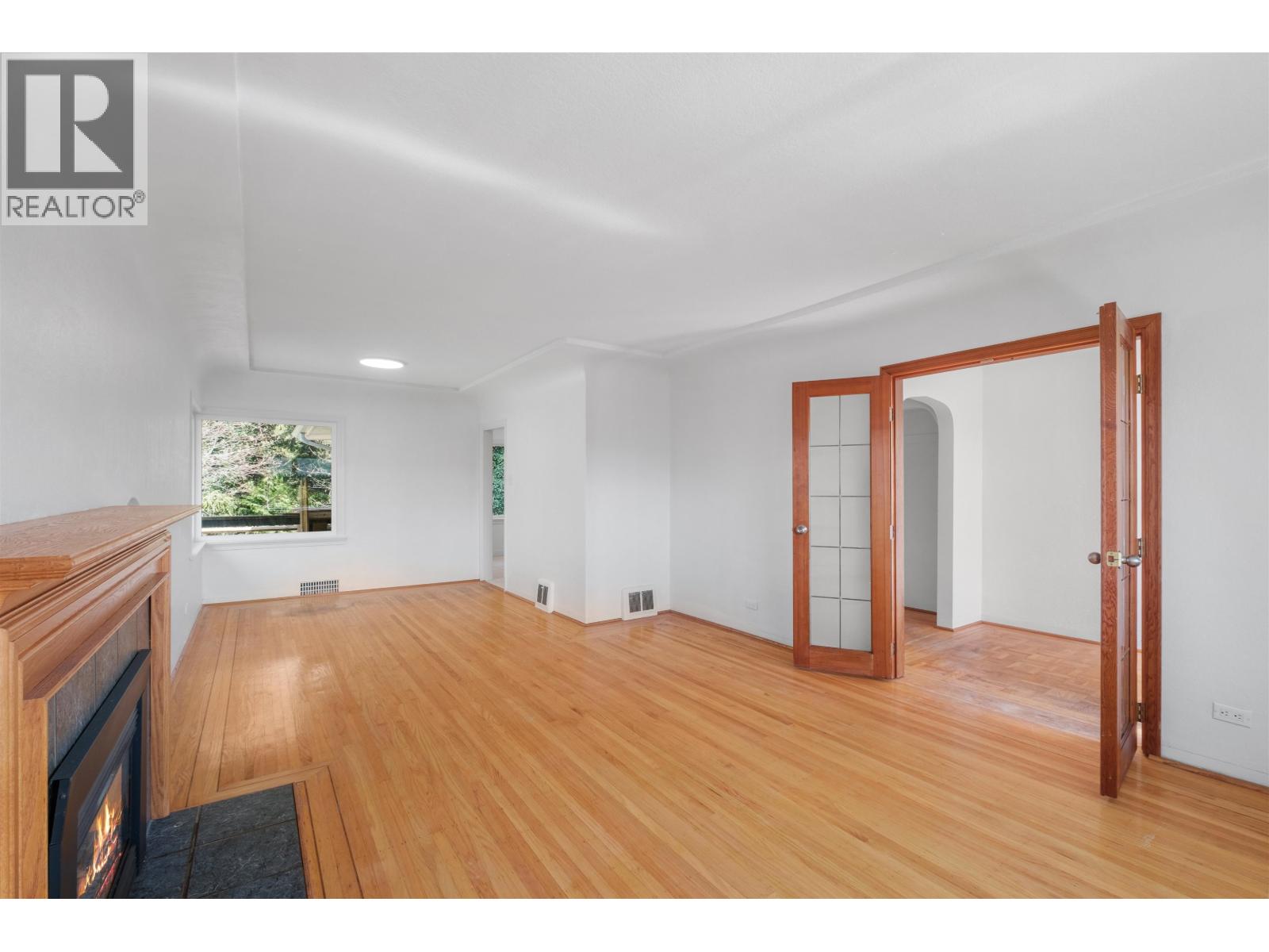 3894 Sunnycrest Drive, North Vancouver, British Columbia  V7R 3C8 - Photo 5 - R3113247