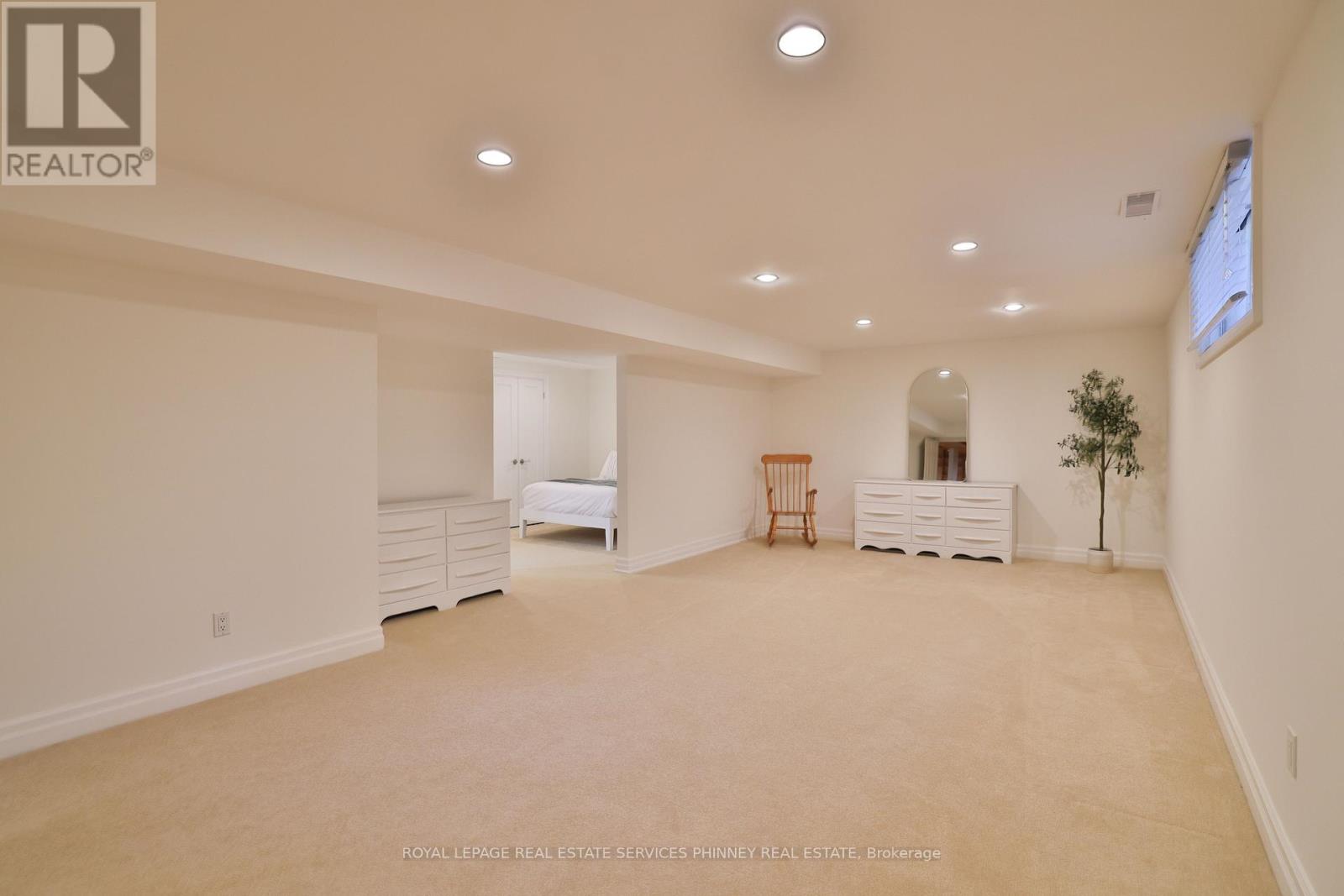 1066 Stockwell Avenue, Mississauga, Ontario  L5H 1B4 - Photo 25 - W13049170