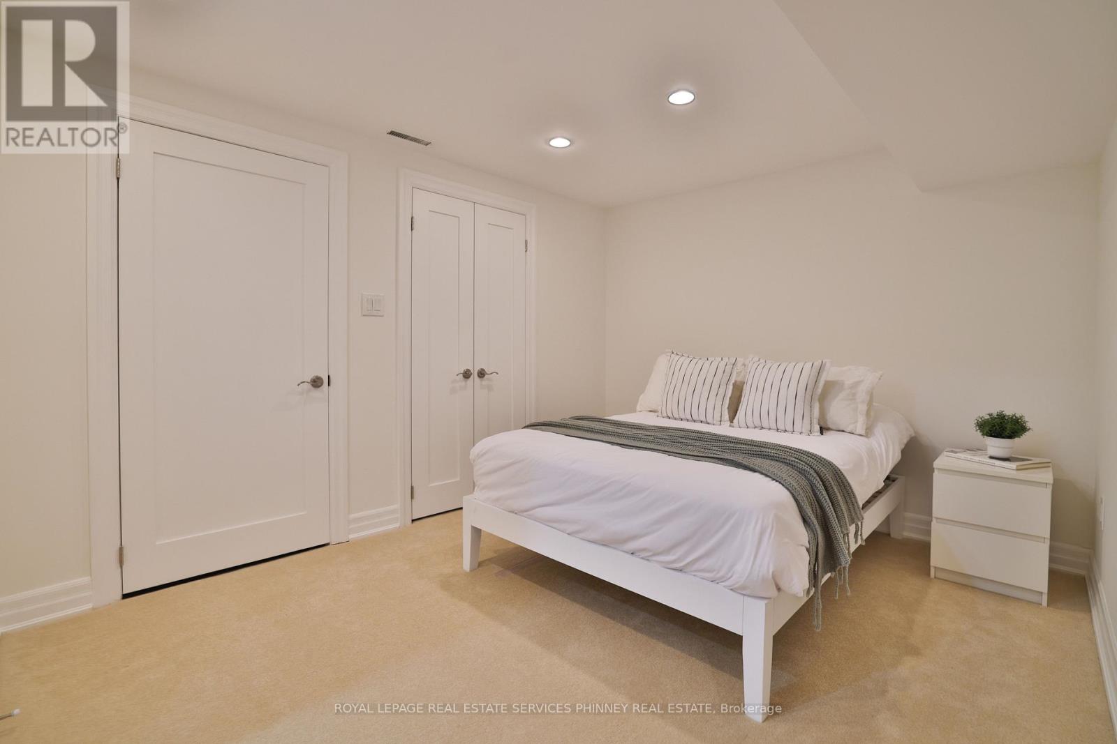 1066 Stockwell Avenue, Mississauga, Ontario  L5H 1B4 - Photo 26 - W13049170