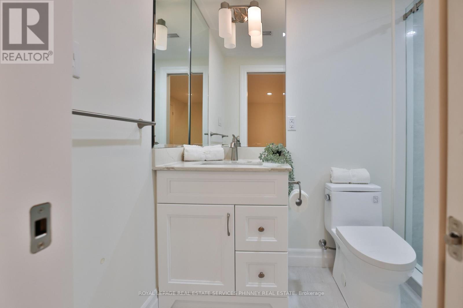 1066 Stockwell Avenue, Mississauga, Ontario  L5H 1B4 - Photo 27 - W13049170