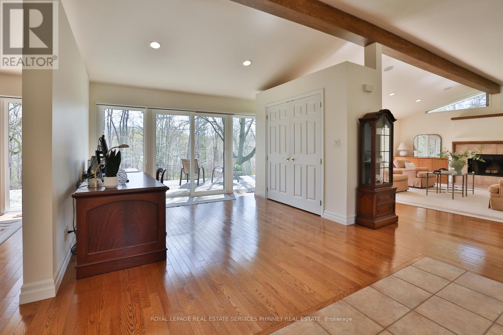 1066 Stockwell Avenue, Mississauga, Ontario  L5H 1B4 - Photo 5 - W13049170