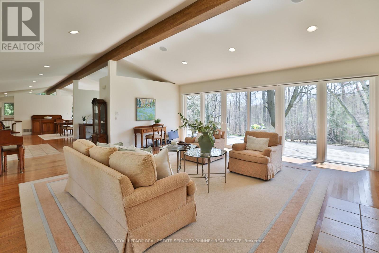 1066 Stockwell Avenue, Mississauga, Ontario  L5H 1B4 - Photo 7 - W13049170