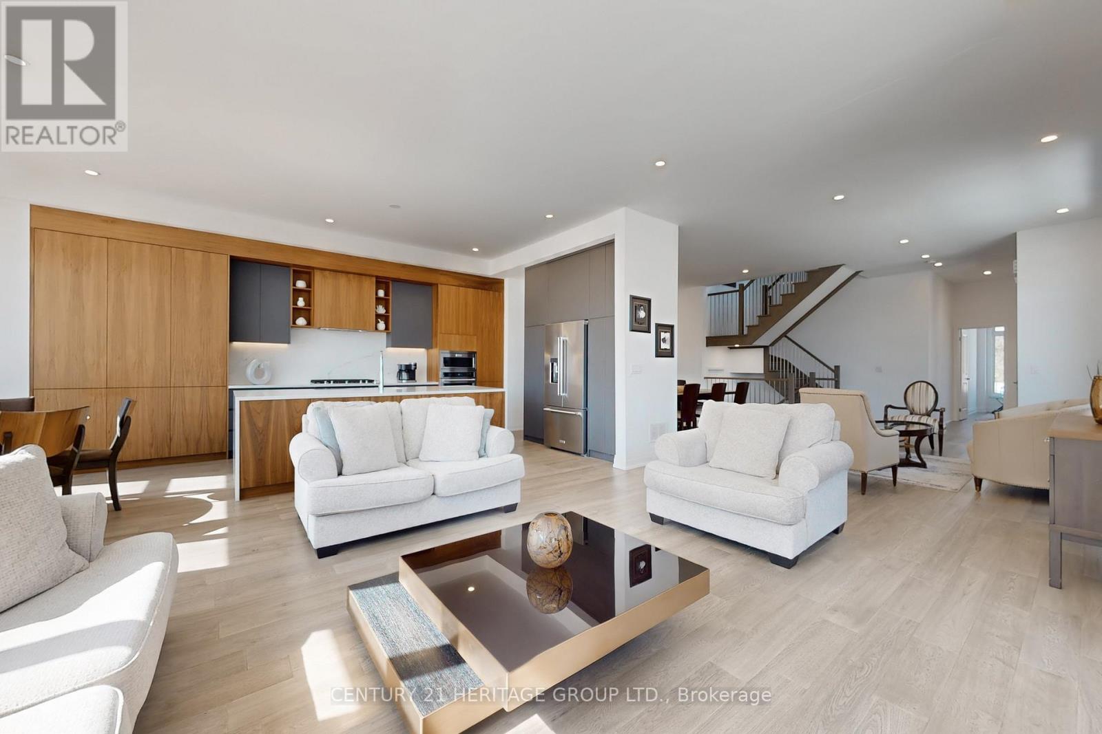 251 Oxford Street, Richmond Hill, Ontario  L4C 7V7 - Photo 11 - N12875444