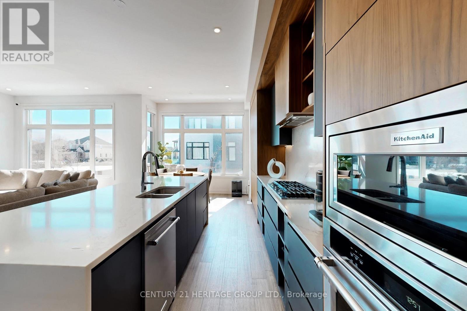 251 Oxford Street, Richmond Hill, Ontario  L4C 7V7 - Photo 17 - N12875444