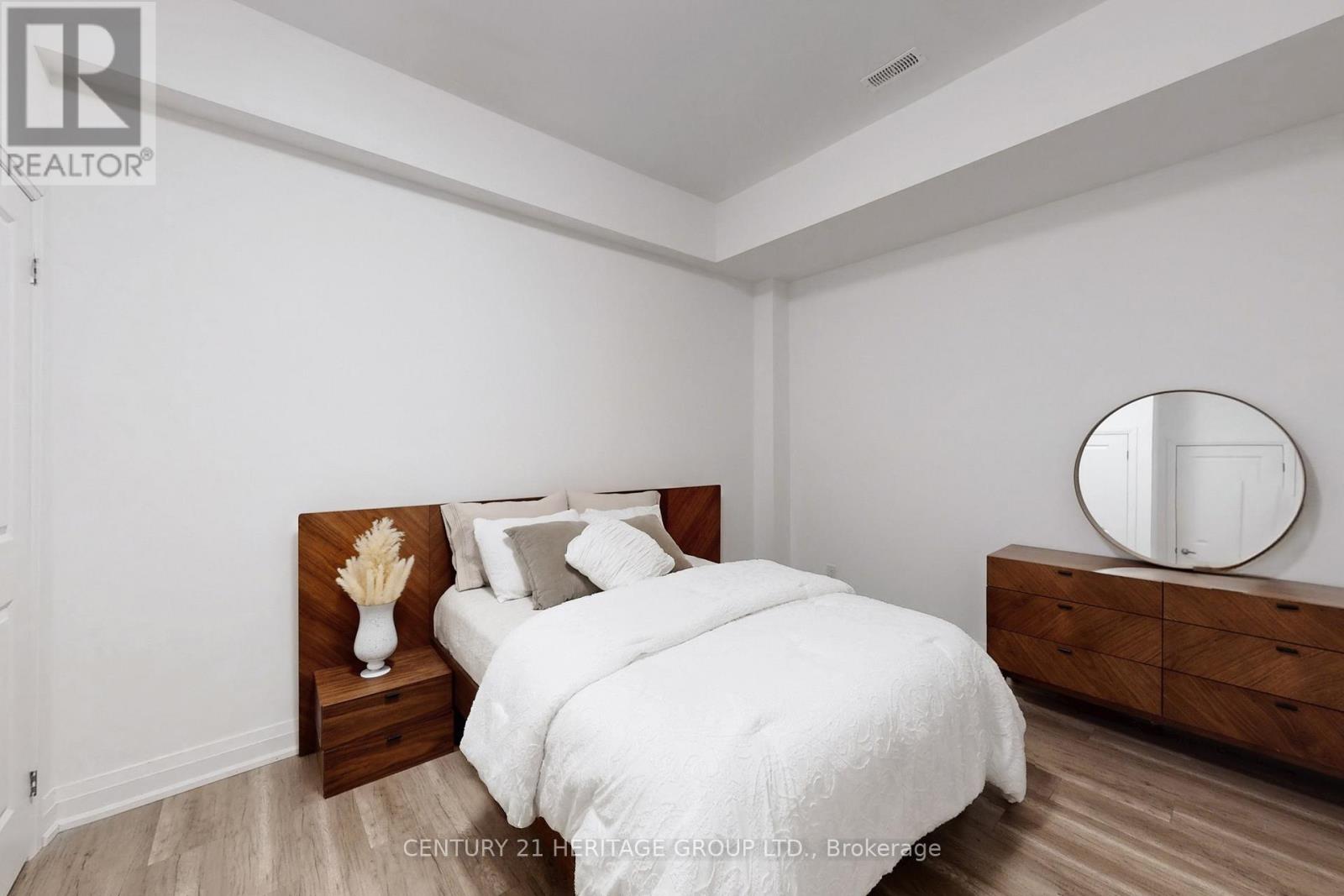 251 Oxford Street, Richmond Hill, Ontario  L4C 7V7 - Photo 43 - N12875444