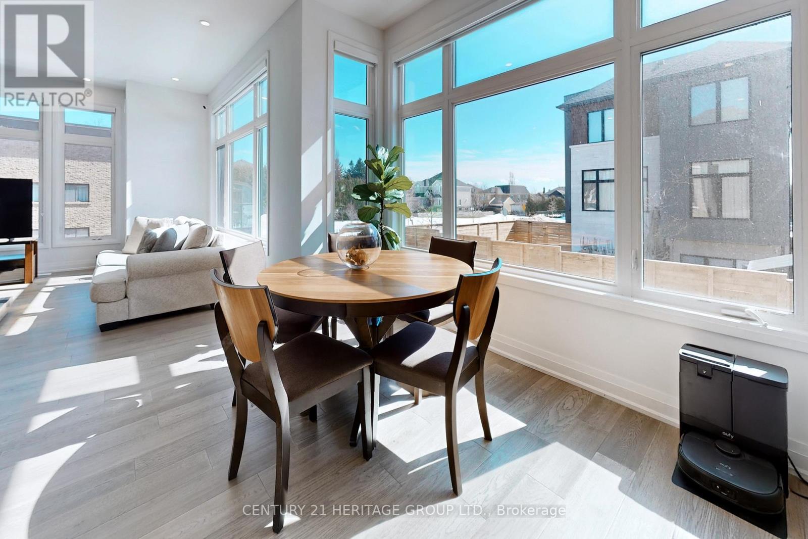 251 Oxford Street, Richmond Hill, Ontario  L4C 7V7 - Photo 16 - N12875444