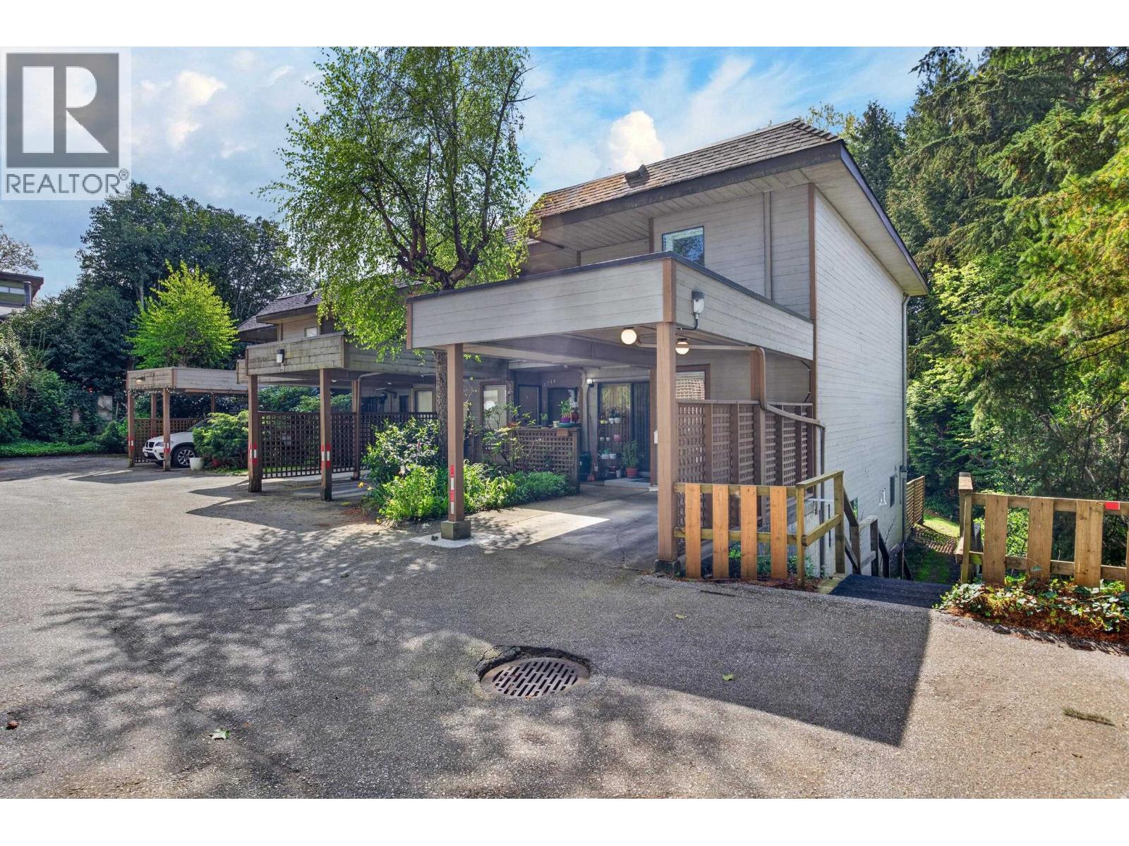 2750 Kingsford Avenue, Burnaby, British Columbia  V5B 4V4 - Photo 2 - R3113977