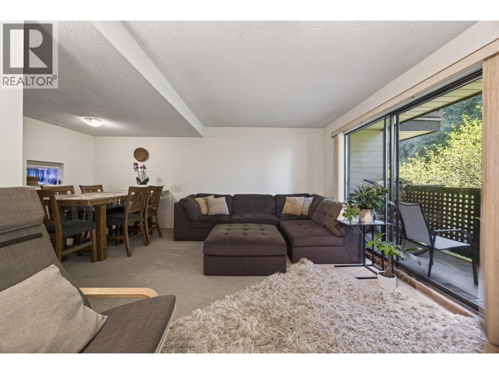 2750 Kingsford Avenue, Burnaby, British Columbia  V5B 4V4 - Photo 8 - R3113977