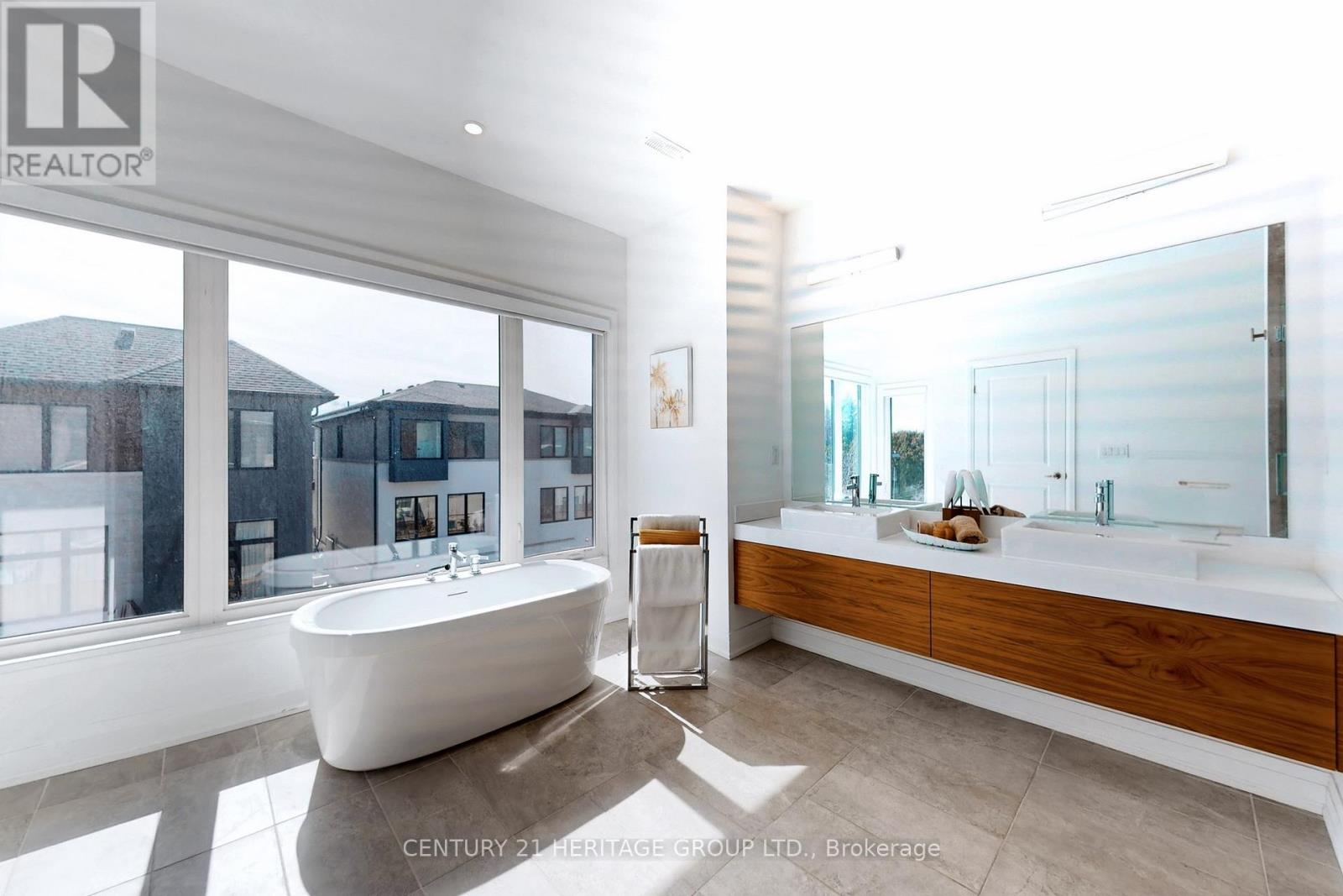 251 Oxford Street, Richmond Hill, Ontario  L4C 7V7 - Photo 28 - N12875444