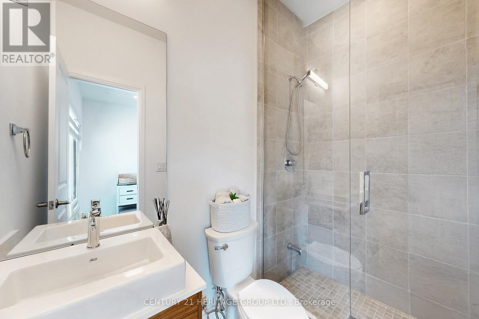 251 Oxford Street, Richmond Hill, Ontario  L4C 7V7 - Photo 36 - N12875444