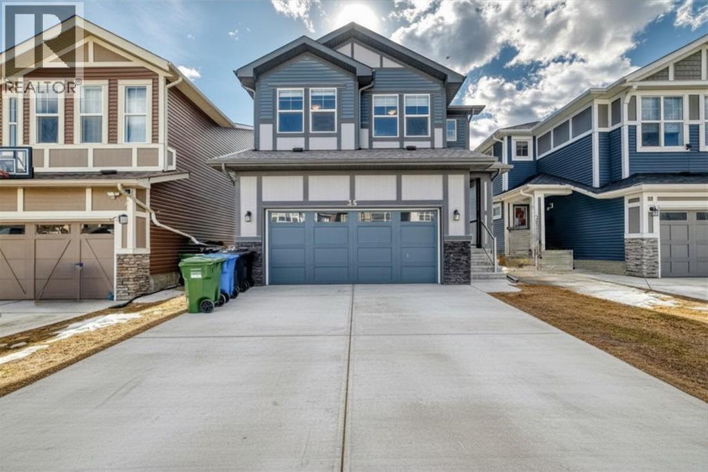 35 Lucas Terrace NW, Calgary, Alberta