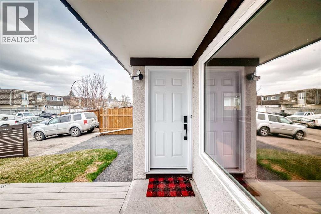 7634 24a Street SE, Calgary, Alberta  T2C 0Z7 - Photo 4 - A2304549