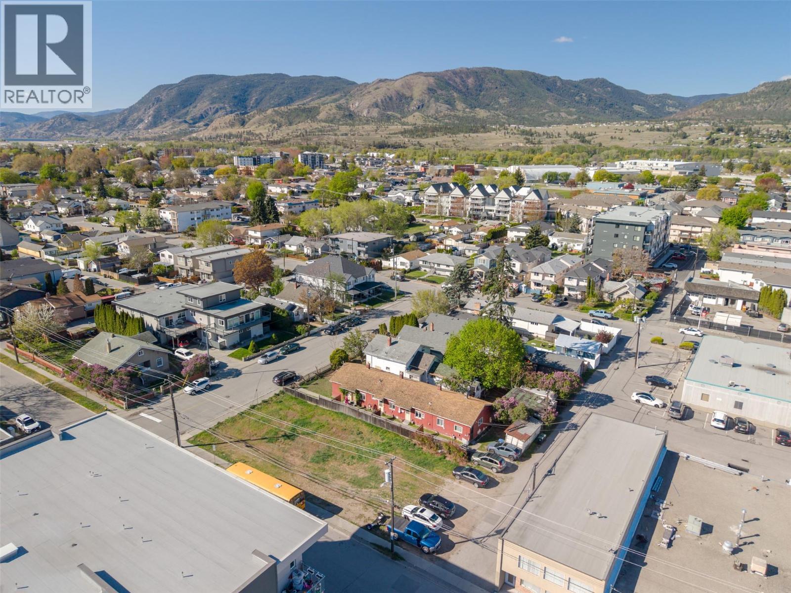 303 Nanaimo Avenue W, Penticton, British Columbia  V2A 1N8 - Photo 4 - 10385002