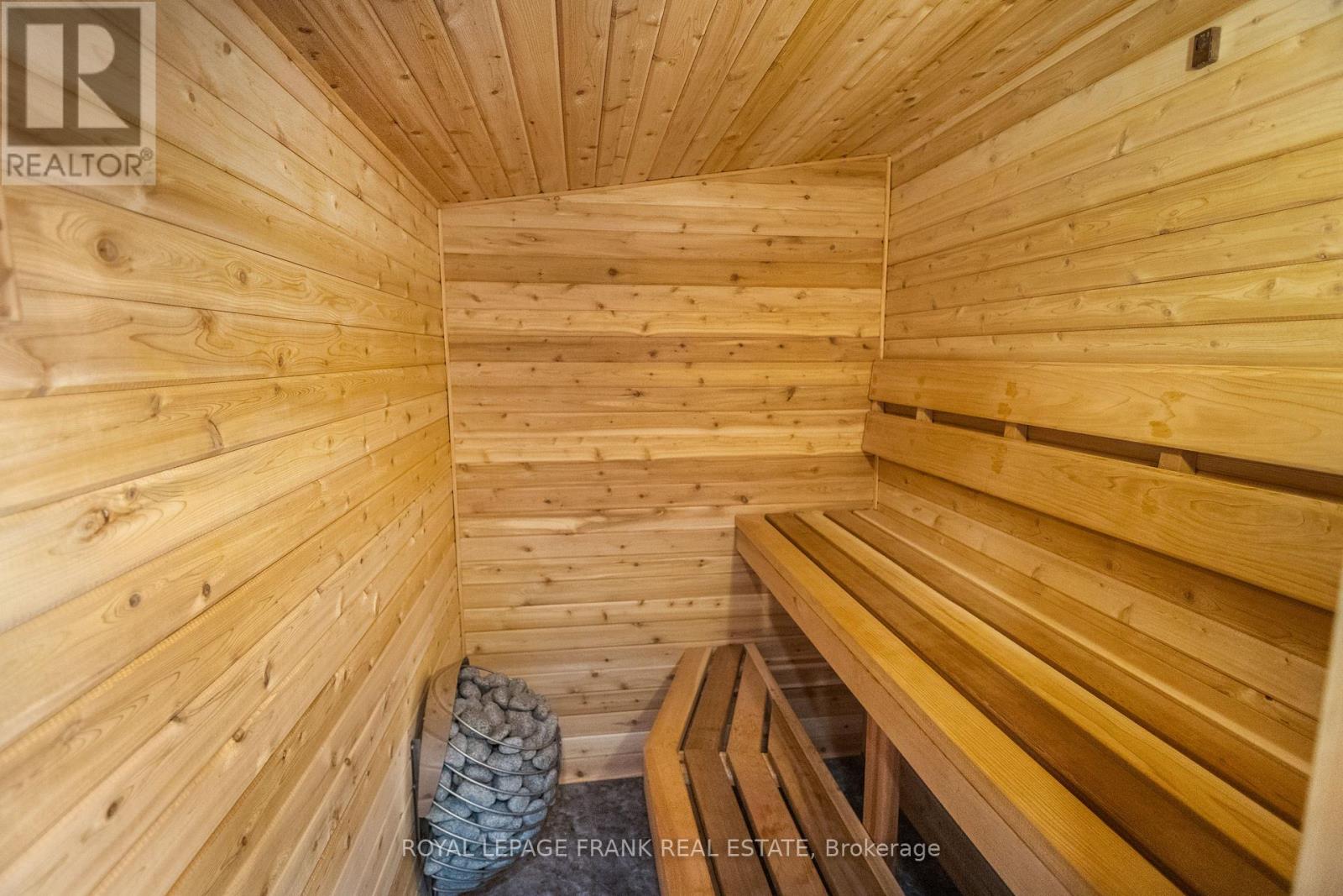 68 Burling Place, Newmarket (Huron Heights-Leslie Valley), Ontario  L3Y 5W4 - Photo 44 - N13049382