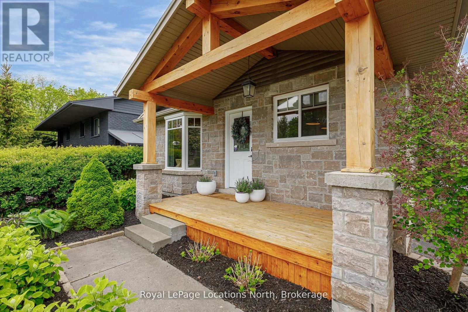 254 Third Street, Collingwood, Ontario  L9Y 4E7 - Photo 2 - S13049268