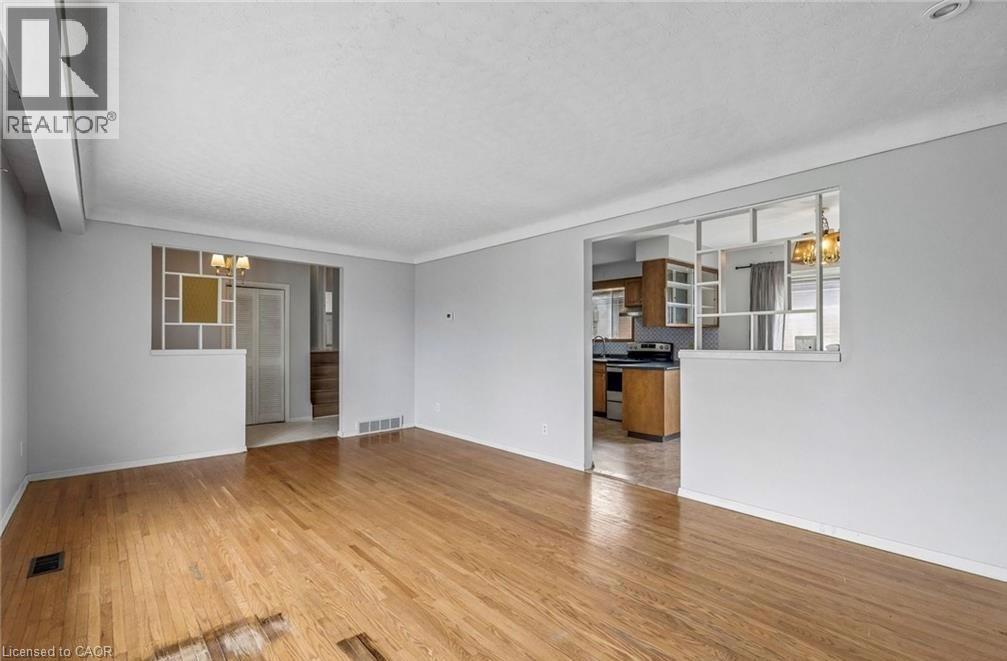 29 Heather Court, Welland, Ontario  L3C 4P8 - Photo 3 - 40824639