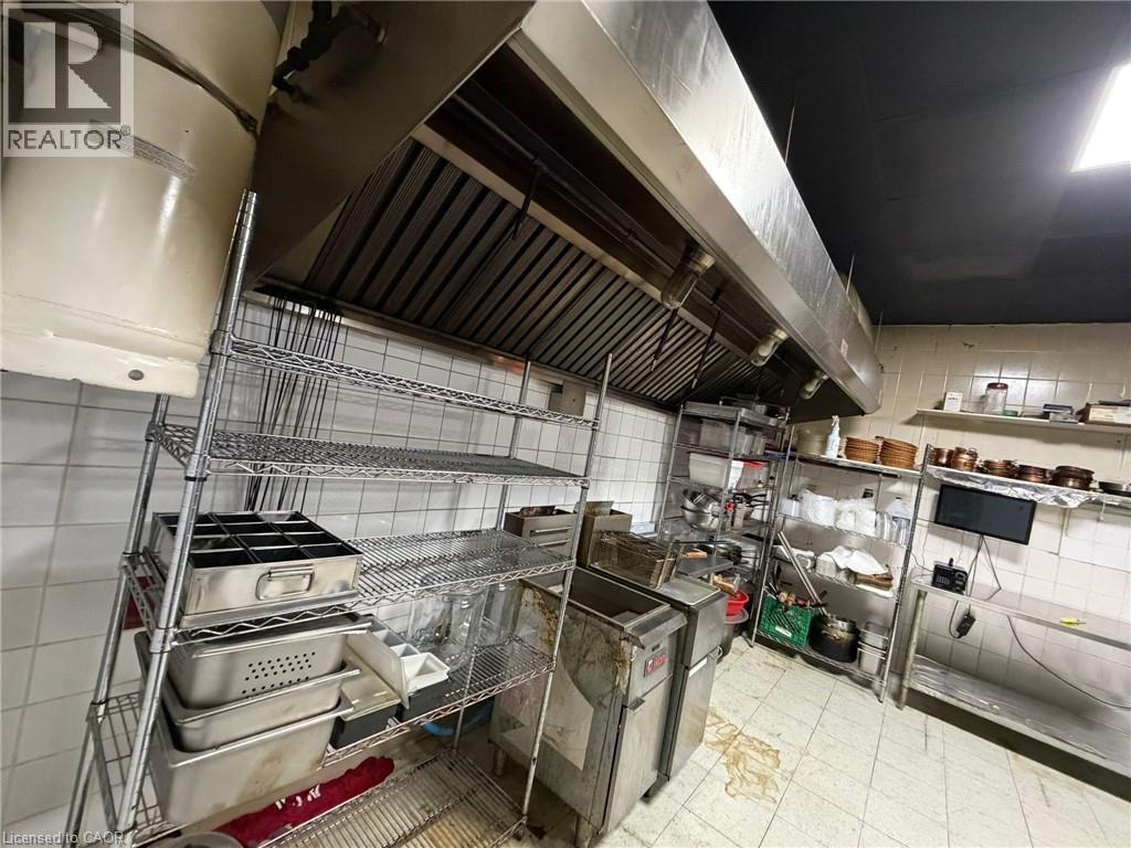 6092 Main Street, Niagara Falls, Ontario  L2G 5Z9 - Photo 2 - 40824555