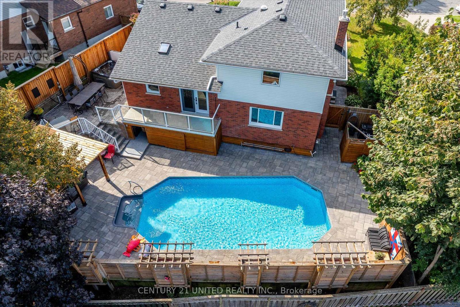 114 Oakwood Crescent, Peterborough, Ontario  K9J 1N3 - Photo 1 - X13049238