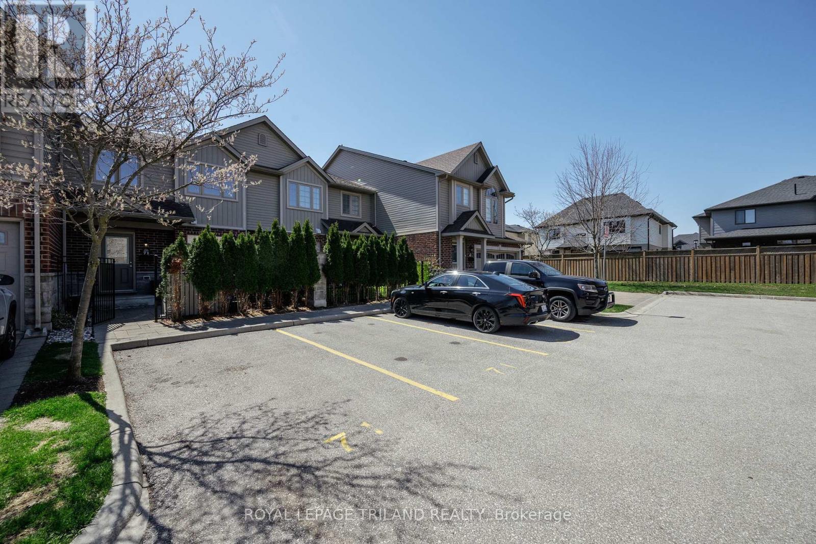 71 - 1061 Eagletrace Drive, London North, Ontario  N6G 0T3 - Photo 3 - X13049378