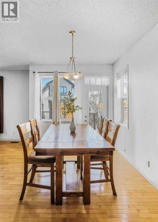 76 Heritage Hill, Cochrane, Alberta  T4C 0L4 - Photo 11 - A2305201