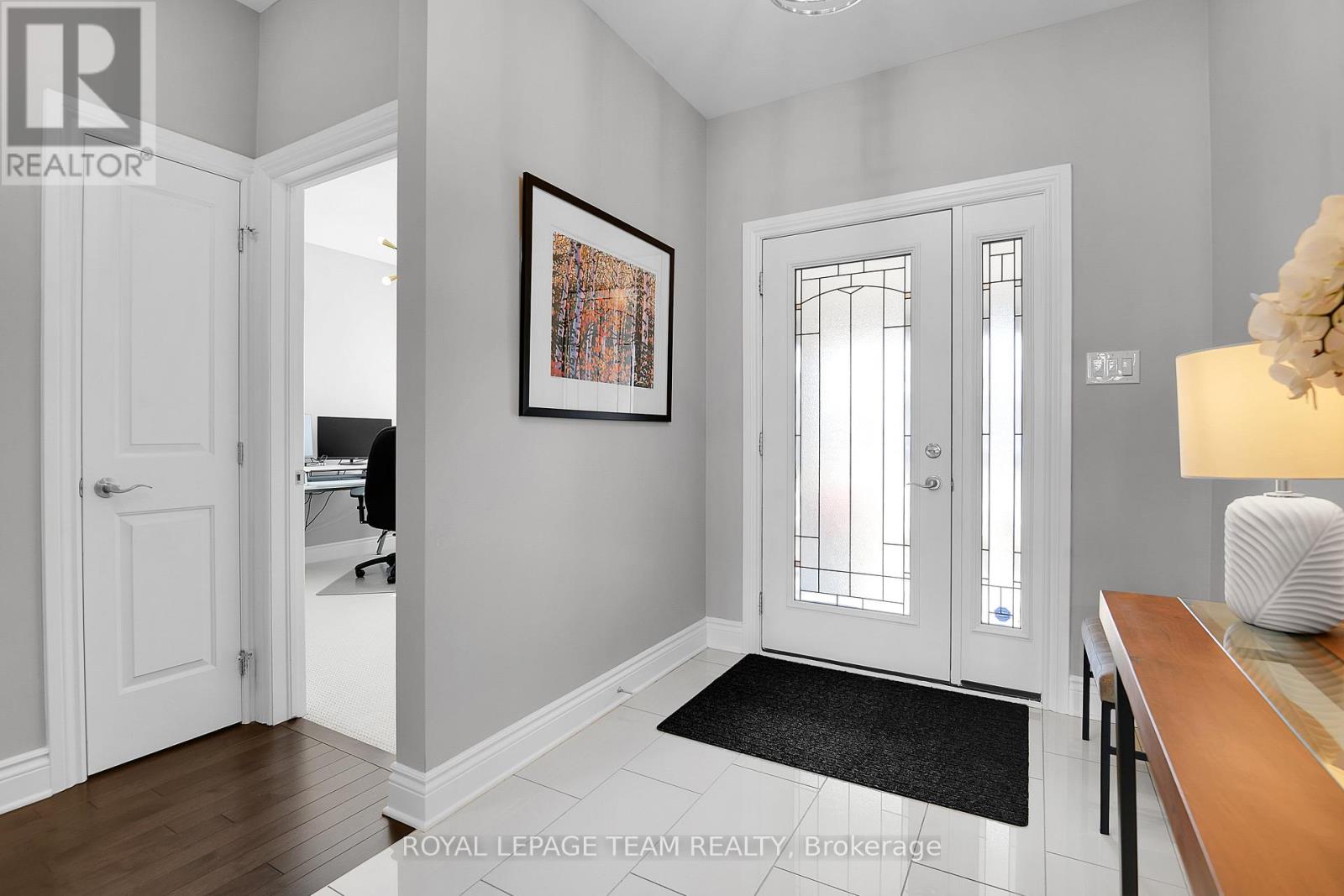 26 Salamander Way, Ottawa, Ontario  K1X 0E9 - Photo 3 - X13049204