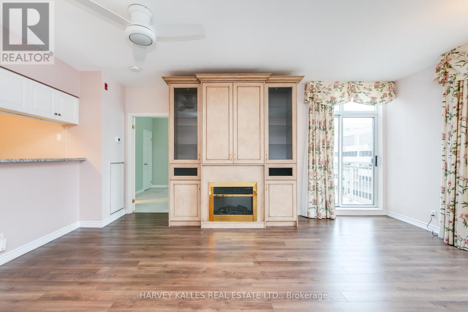 903 - 1 Deer Park Crescent, Toronto, Ontario  M4V 3C4 - Photo 12 - C13048940