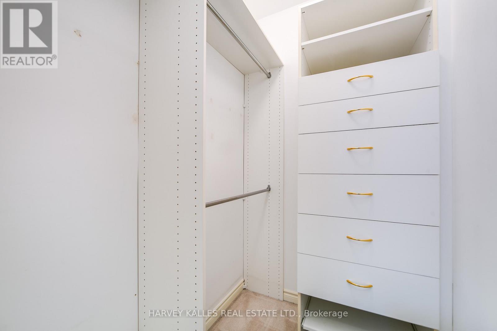 903 - 1 Deer Park Crescent, Toronto, Ontario  M4V 3C4 - Photo 25 - C13048940