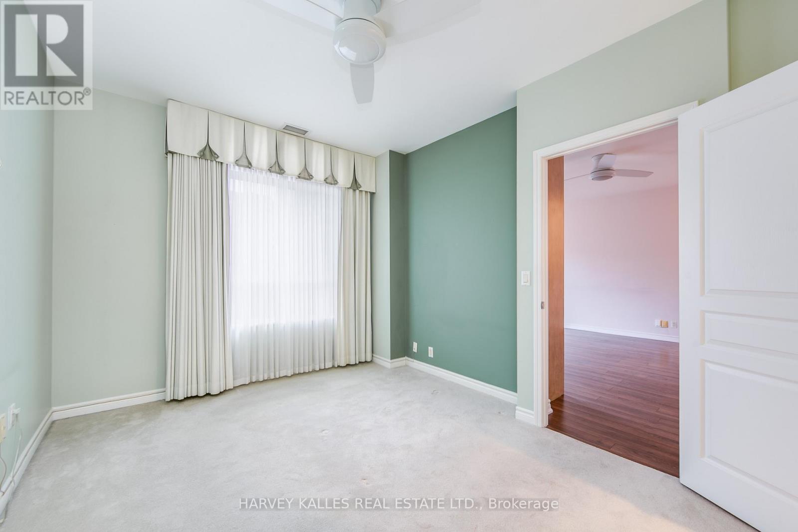 903 - 1 Deer Park Crescent, Toronto, Ontario  M4V 3C4 - Photo 22 - C13048940