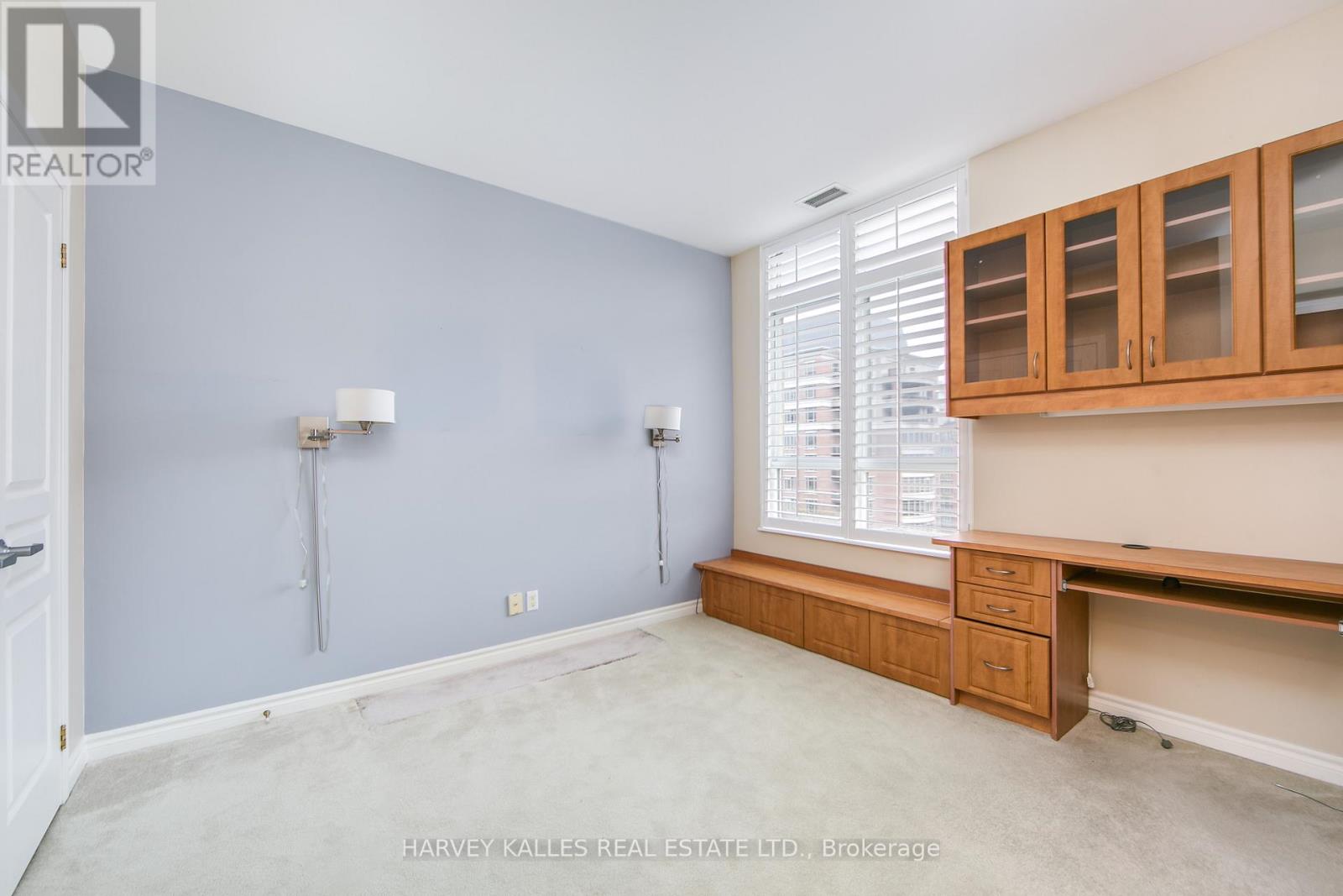 903 - 1 Deer Park Crescent, Toronto, Ontario  M4V 3C4 - Photo 27 - C13048940
