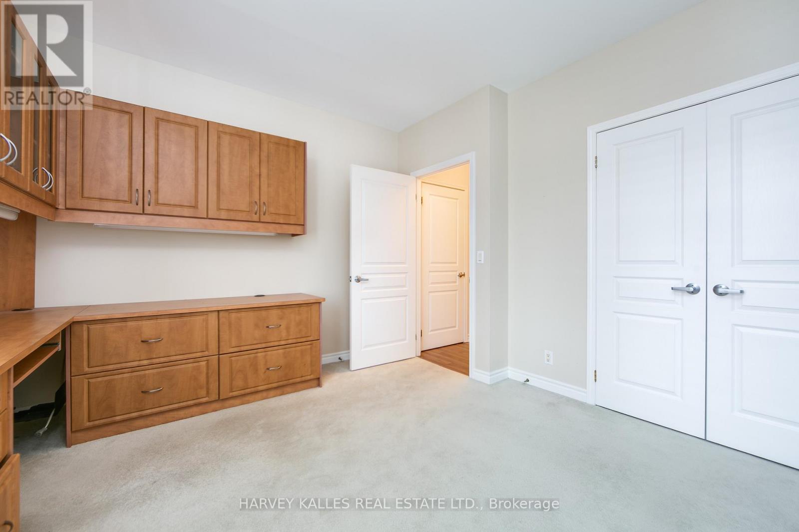 903 - 1 Deer Park Crescent, Toronto, Ontario  M4V 3C4 - Photo 28 - C13048940