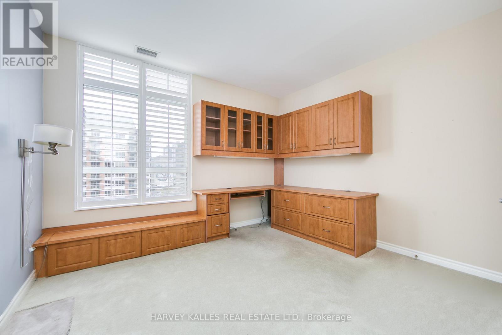 903 - 1 Deer Park Crescent, Toronto, Ontario  M4V 3C4 - Photo 29 - C13048940