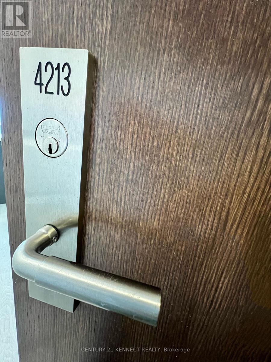 4213 - 386 Yonge Street, Toronto, Ontario  M5B 0A5 - Photo 2 - C13046072