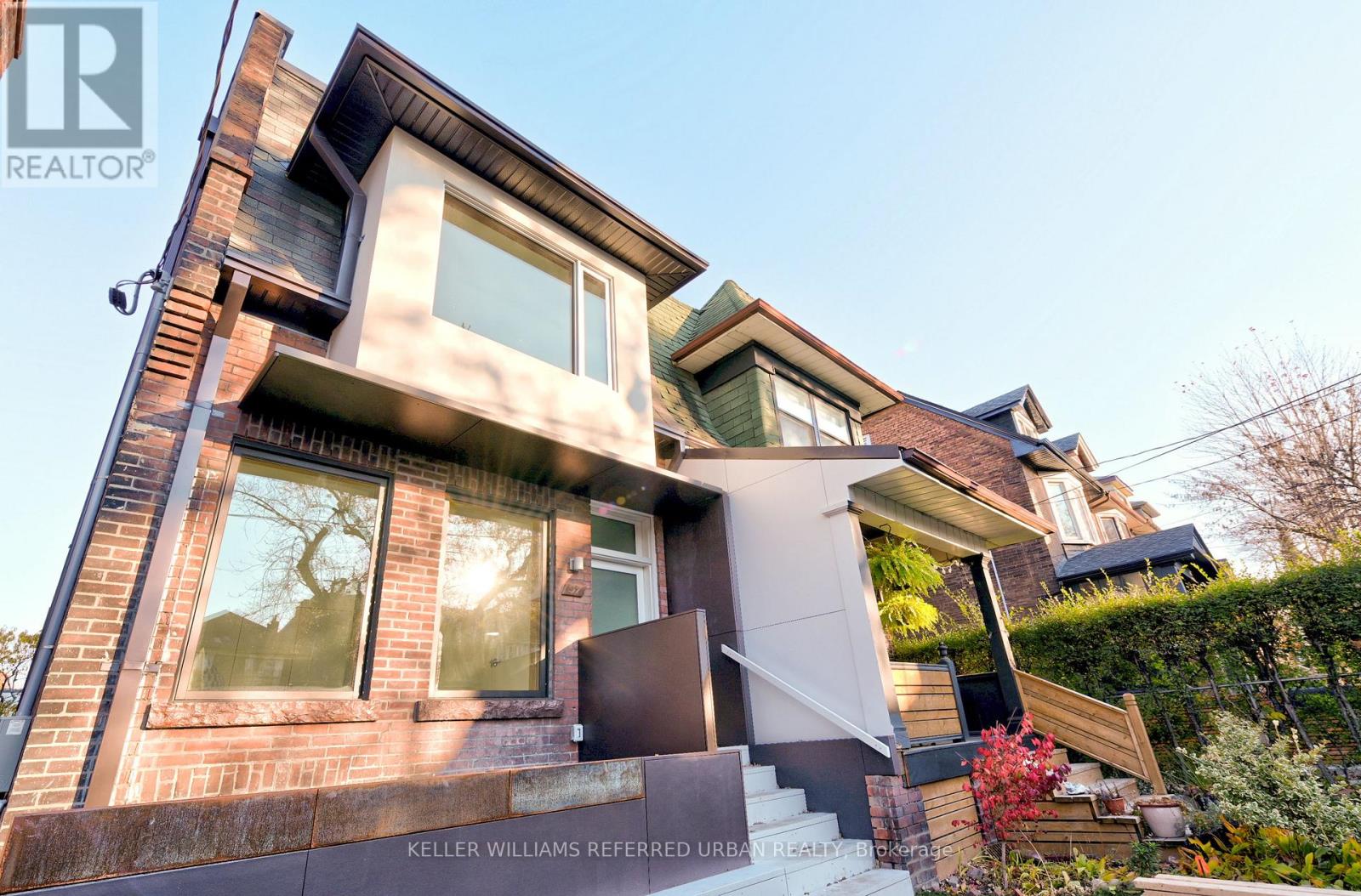 UPPER - 37 MARGUERETTA STREET, Toronto, Ontario