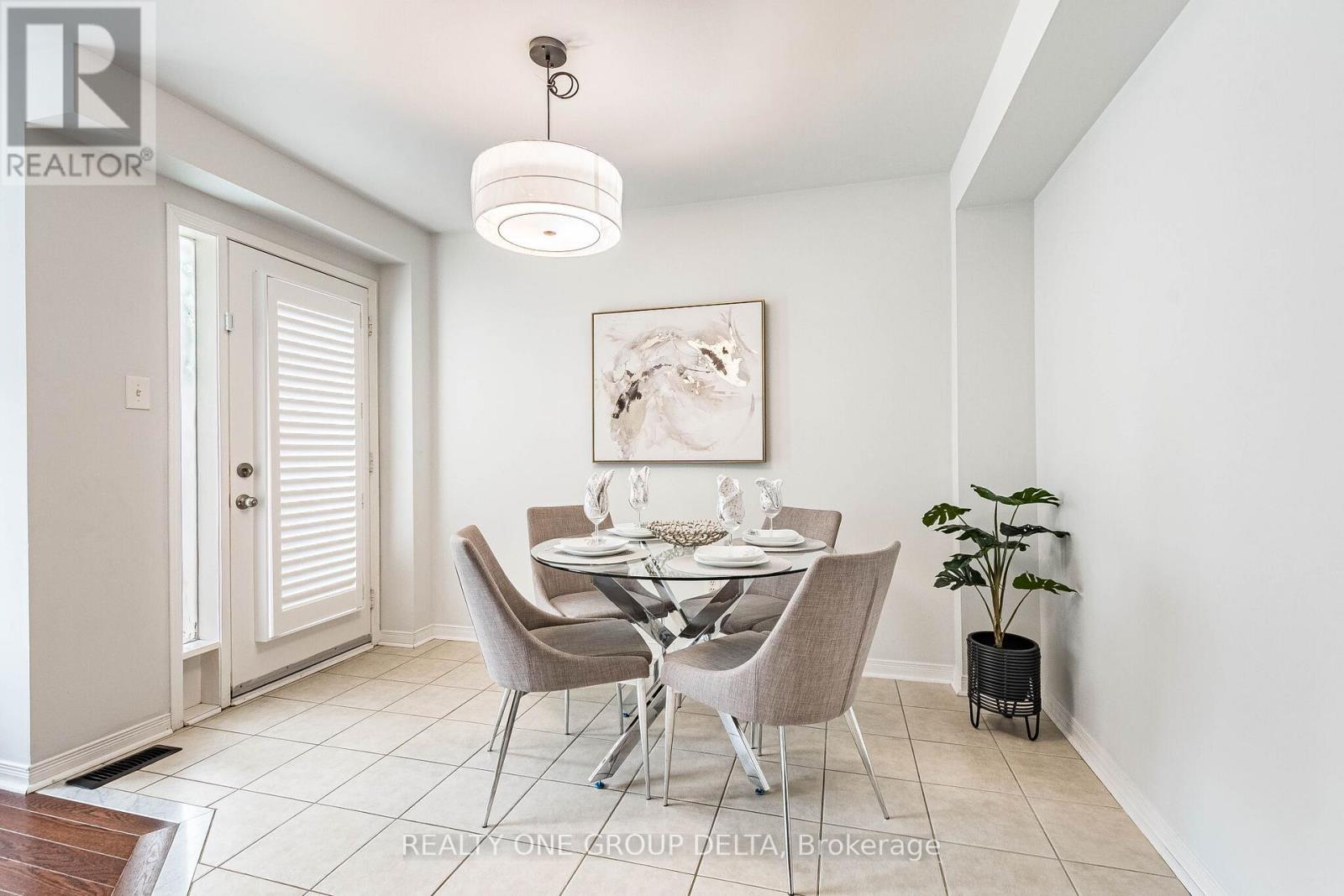 5897 Churchill Meadows Boulevard, Mississauga, Ontario  L5M 6Y1 - Photo 12 - W13031544