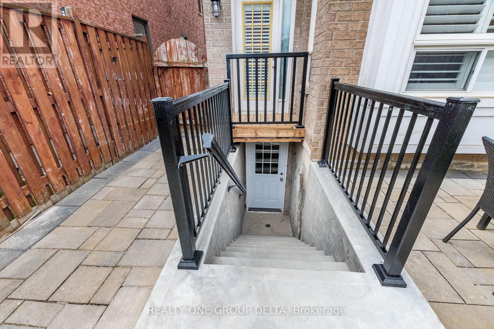 5897 Churchill Meadows Boulevard, Mississauga, Ontario  L5M 6Y1 - Photo 45 - W13031544