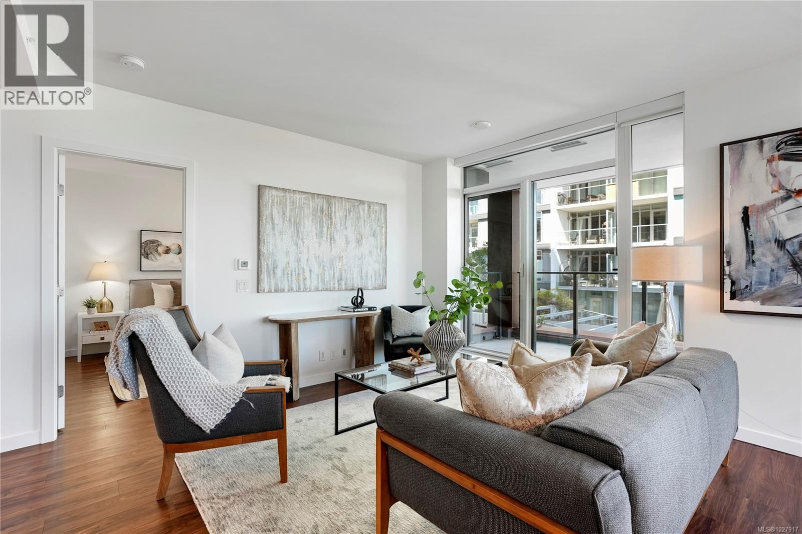 201 369 Tyee Rd, Victoria, British Columbia  V9A 0B6 - Photo 3 - 1027917