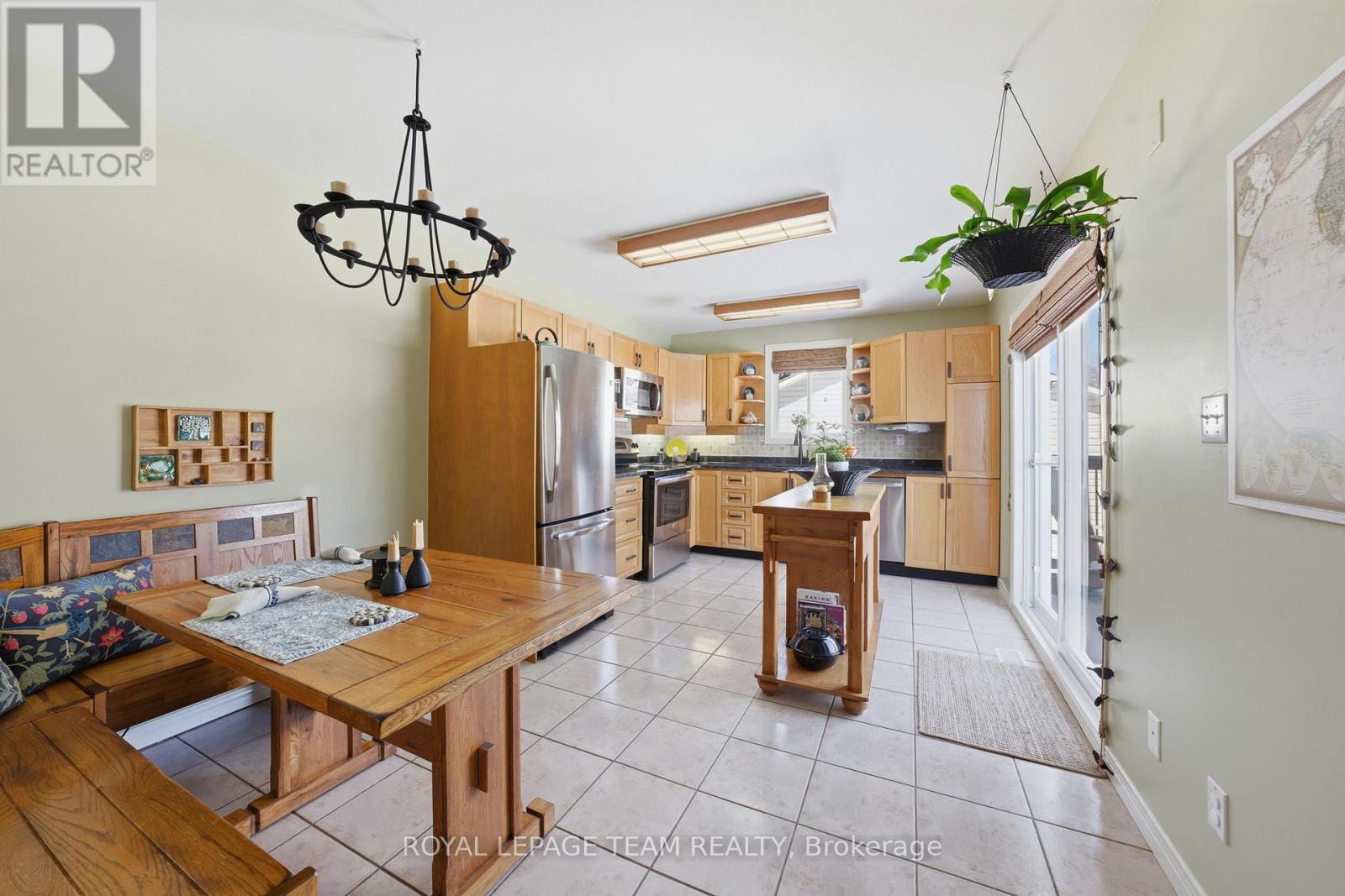 238 Park Avenue, Carleton Place, Ontario  K7C 2G6 - Photo 11 - X12943398