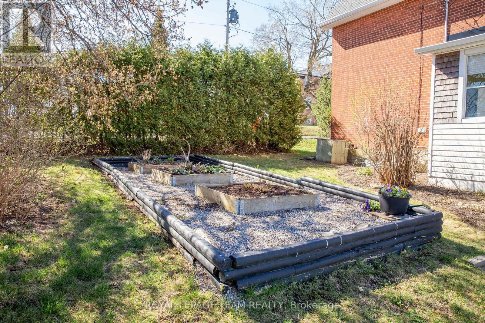 238 Park Avenue, Carleton Place, Ontario  K7C 2G6 - Photo 6 - X12943398