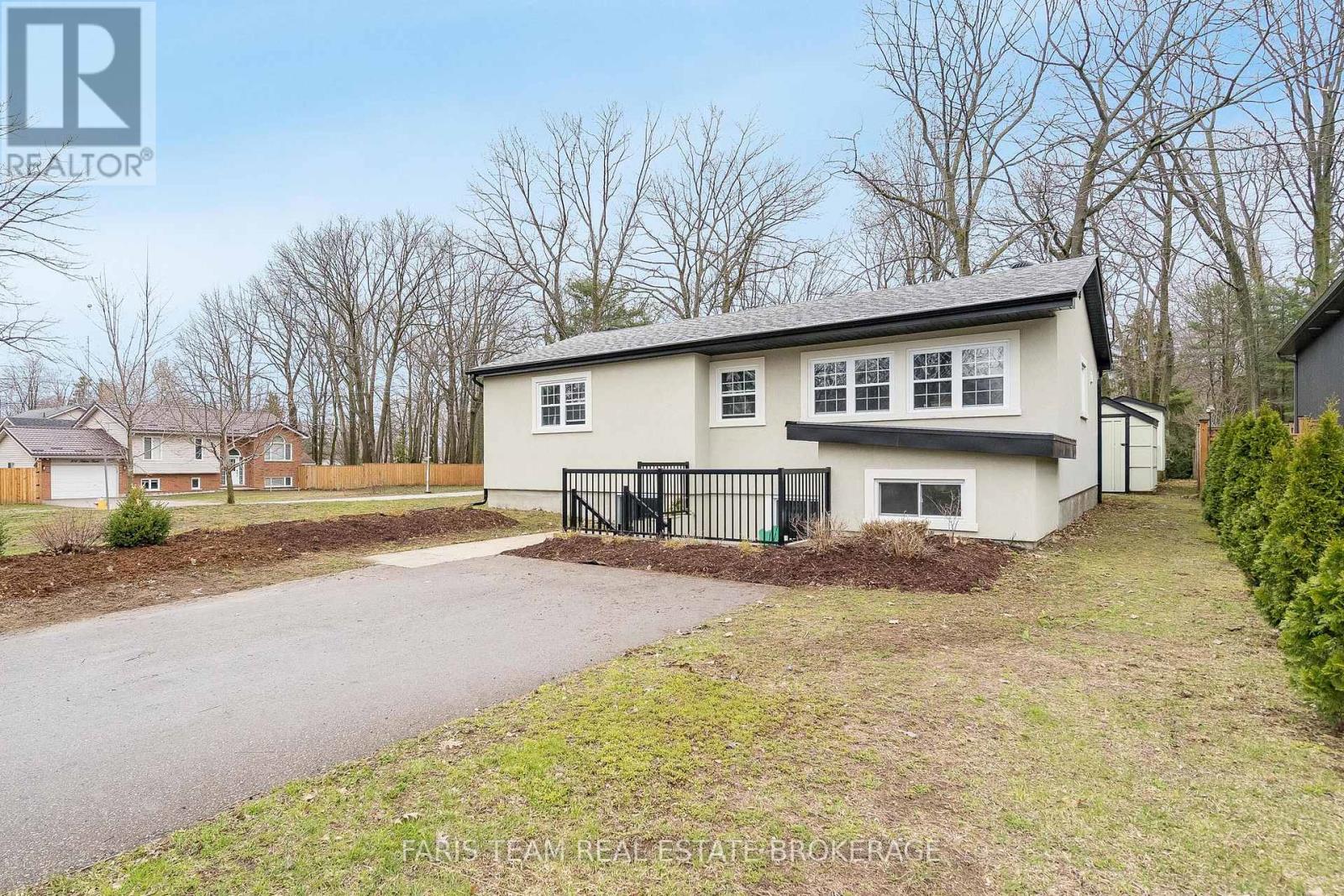 33 FRANK STREET, Wasaga Beach, Ontario