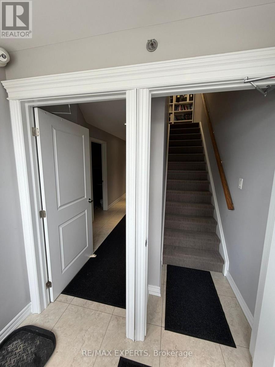 Unknown Address, ,    - Photo 2 - N13049186