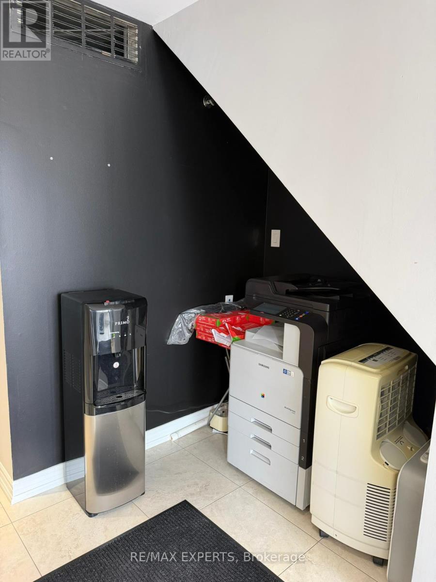 Unknown Address, ,    - Photo 6 - N13049186