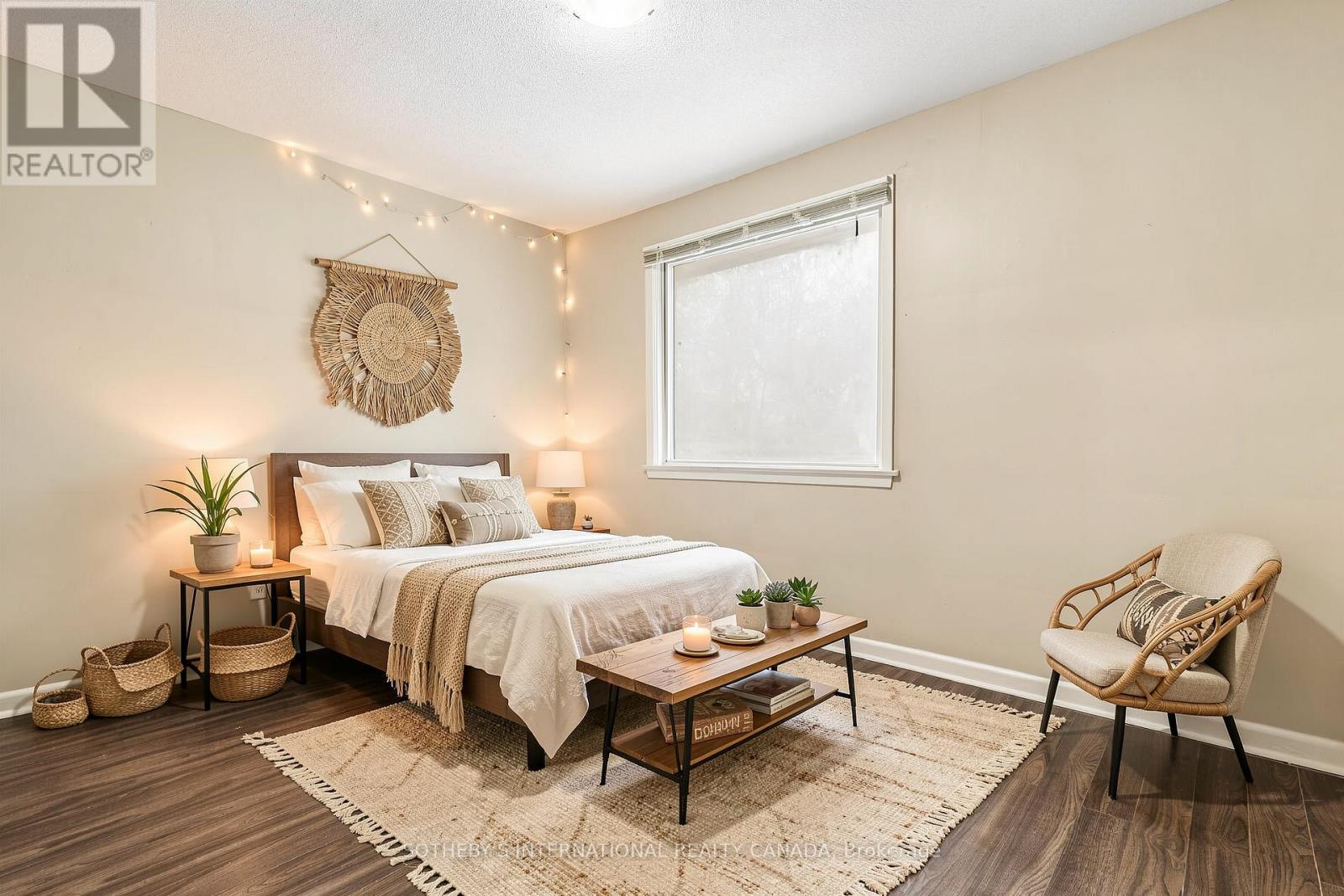 Upper - 957 Beechwood Avenue, Mississauga, Ontario  L5G 4E3 - Photo 13 - W12809494